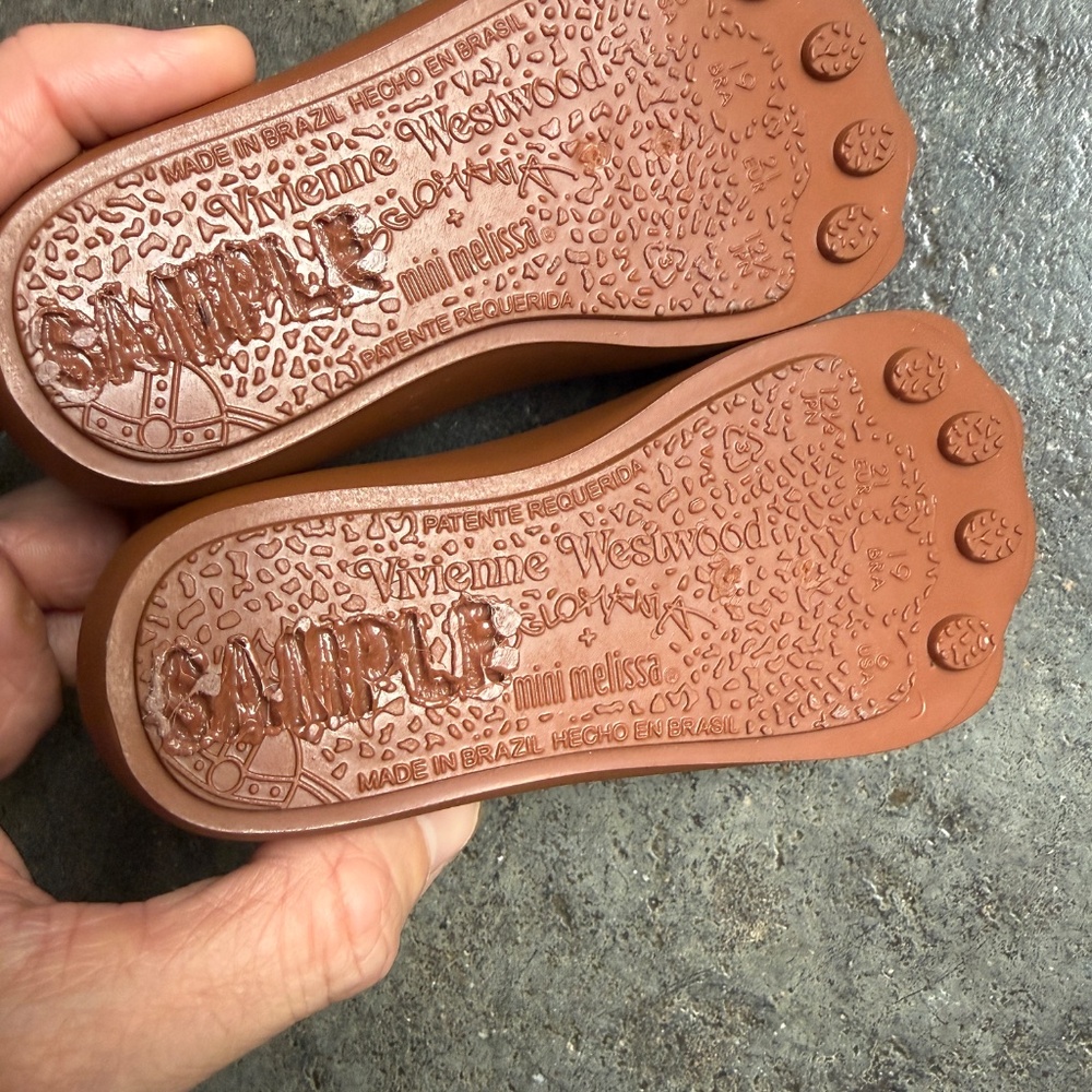 Vivienne Westwood 1/1 Sample Adjustable Melissa Kid Shoe w/ Metal orb - Picture 4 of 5
